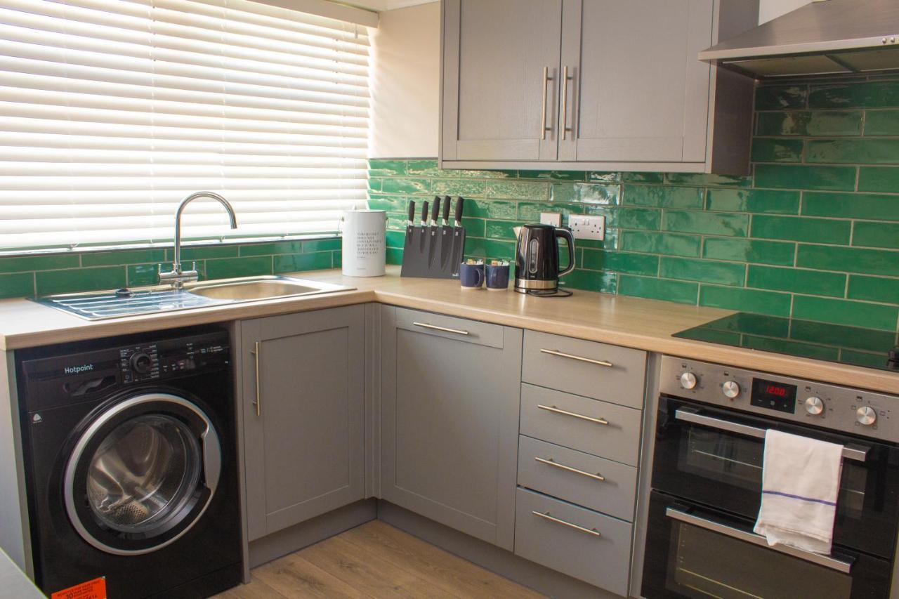 Cosy 3Bed Bungalow In West Kirby, Free Parking Frankby Zewnętrze zdjęcie