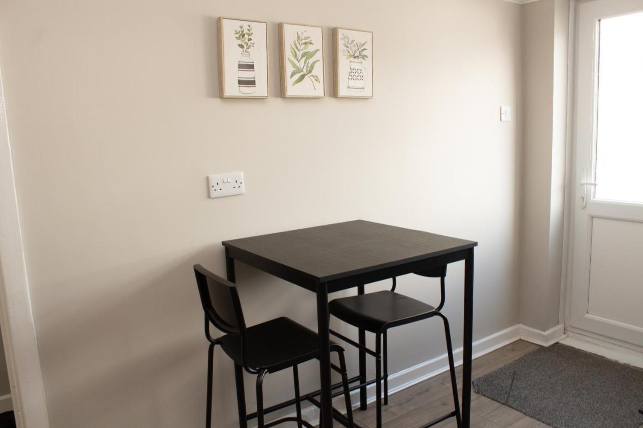 Cosy 3Bed Bungalow In West Kirby, Free Parking Frankby Zewnętrze zdjęcie